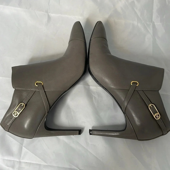 COLE HAAN Yasmine Pointed Toe Slim Heel Ankle Booties Grey Leather Buckle 9.5 - Picture 4 of 15